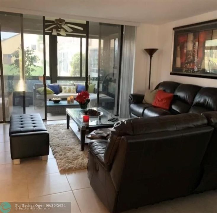 En Venta: $375,000 (3 camas, 2 baños, 1388 Pies cuadrados)