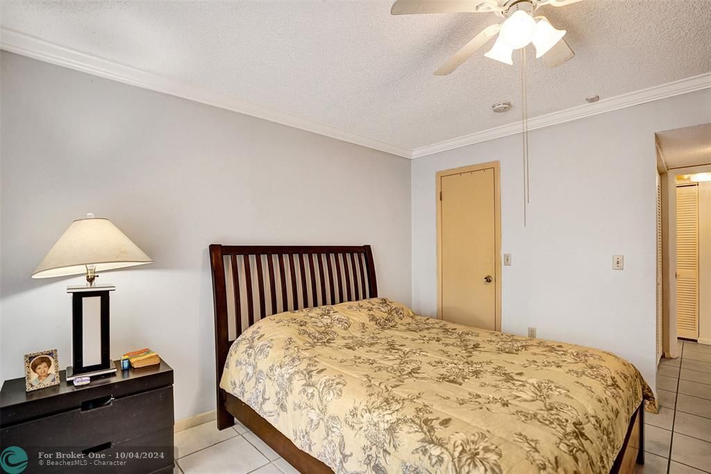 For Sale: $130,000 (1 beds, 1 baths, 658 Square Feet)