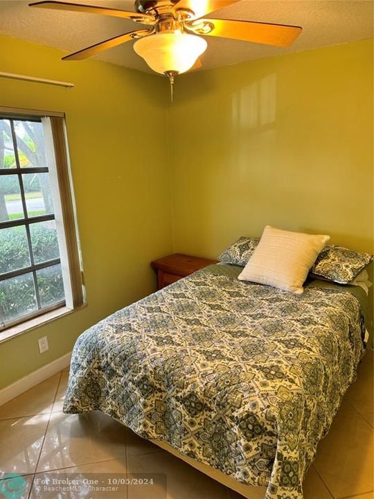 For Rent: $2,000 (2 beds, 1 baths, 950 Square Feet)