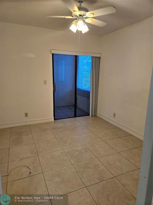 For Rent: $2,100 (2 beds, 2 baths, 970 Square Feet)