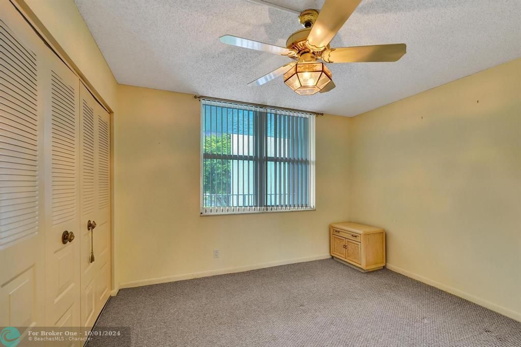 For Sale: $160,000 (2 beds, 2 baths, 1000 Square Feet)