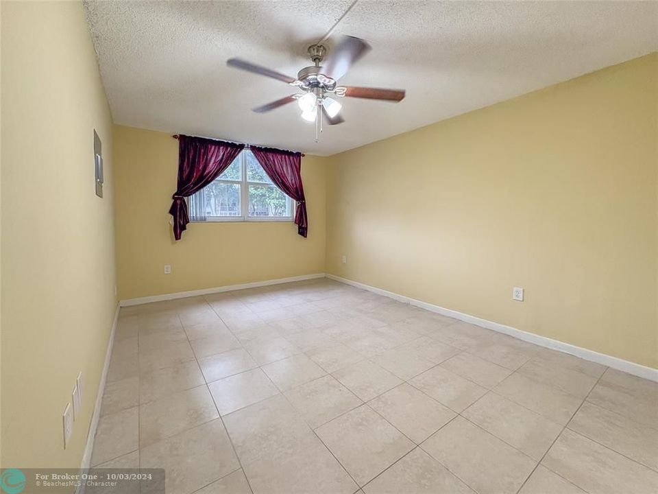 For Sale: $174,900 (2 beds, 2 baths, 950 Square Feet)