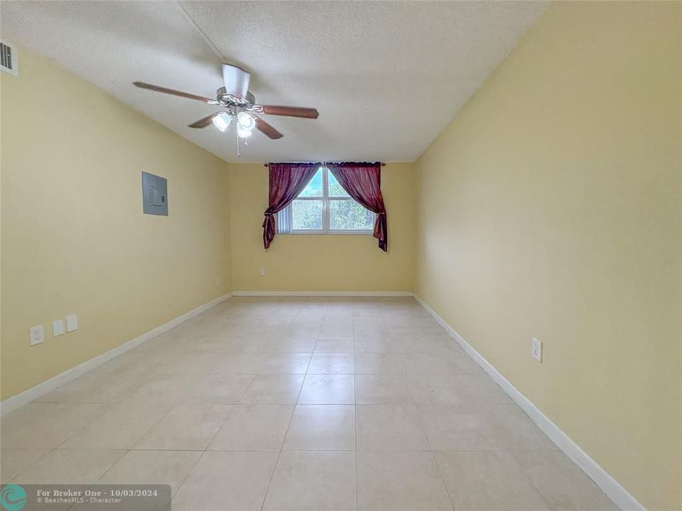 For Sale: $174,900 (2 beds, 2 baths, 950 Square Feet)