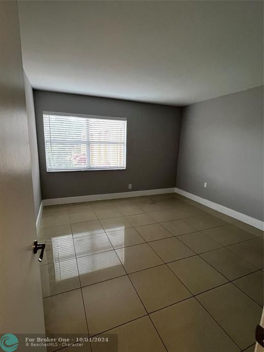 For Sale: $309,900 (2 beds, 2 baths, 1376 Square Feet)