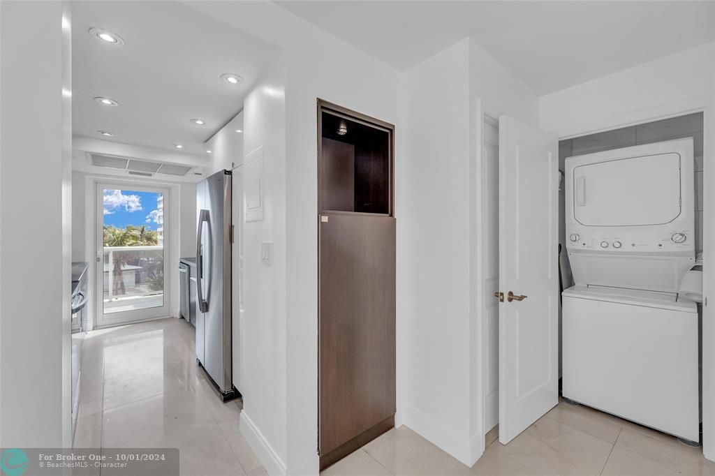 For Sale: $475,000 (2 beds, 2 baths, 1100 Square Feet)