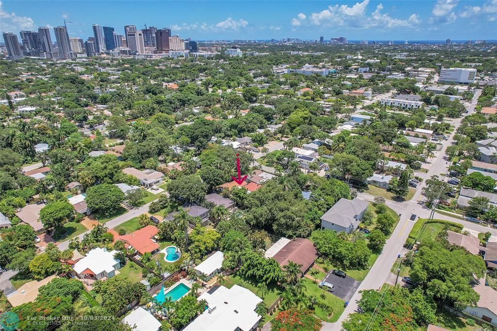 For Sale: $800,000 (3 beds, 2 baths, 1904 Square Feet)