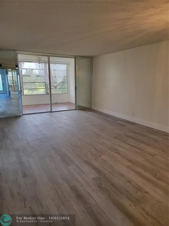 En Venta: $170,000 (2 camas, 2 baños, 1000 Pies cuadrados)