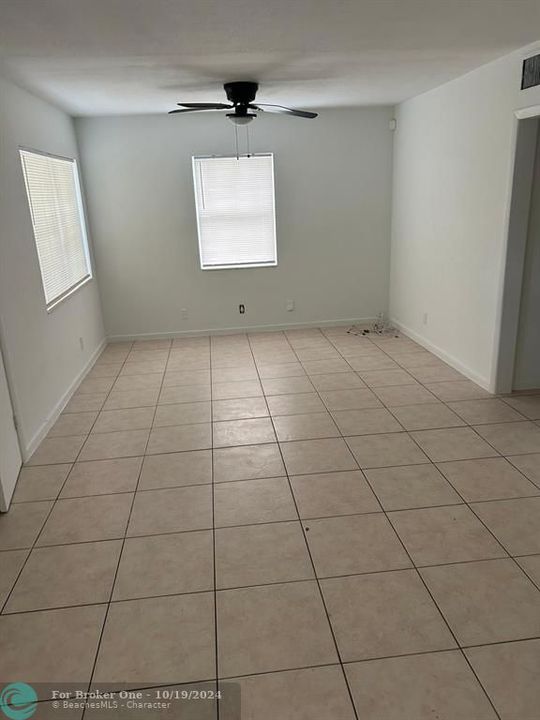 For Rent: $2,400 (3 beds, 0 baths, 941 Square Feet)