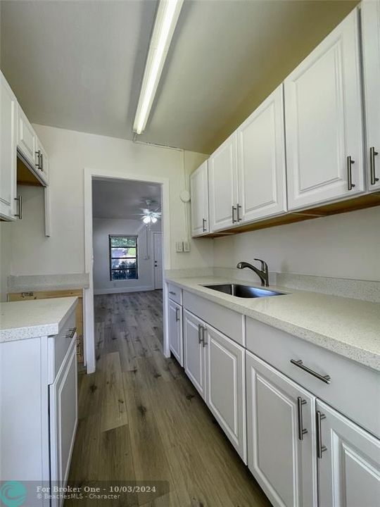 For Sale: $324,990 (2 beds, 1 baths, 625 Square Feet)