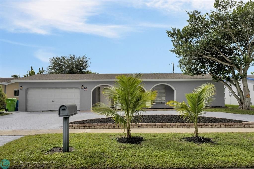 Active With Contract: $565,900 (4 beds, 2 baths, 2234 Square Feet)