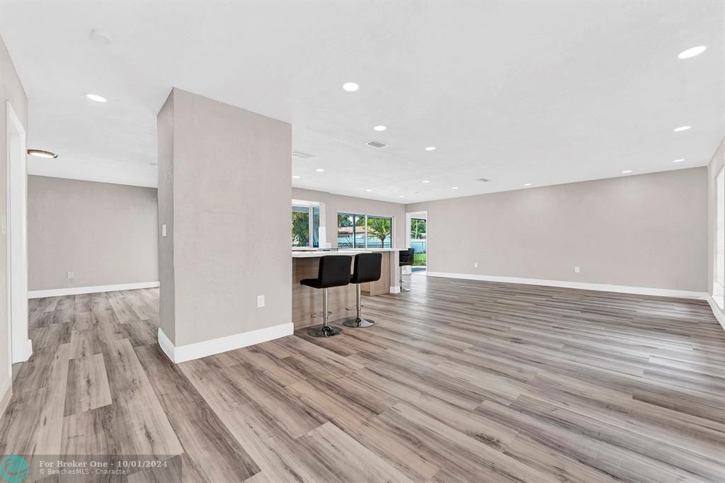 Active With Contract: $565,900 (4 beds, 2 baths, 2234 Square Feet)