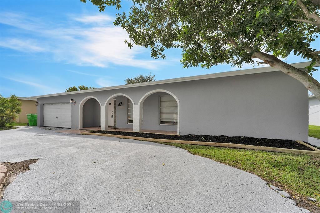 Active With Contract: $565,900 (4 beds, 2 baths, 2234 Square Feet)