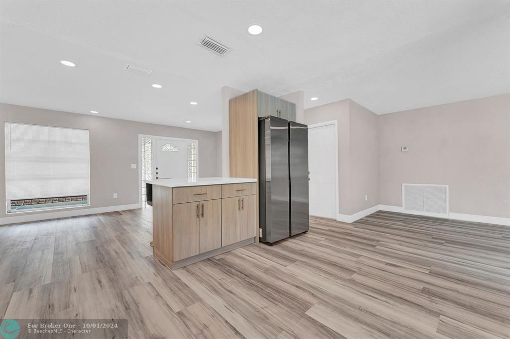 Active With Contract: $565,900 (4 beds, 2 baths, 2234 Square Feet)