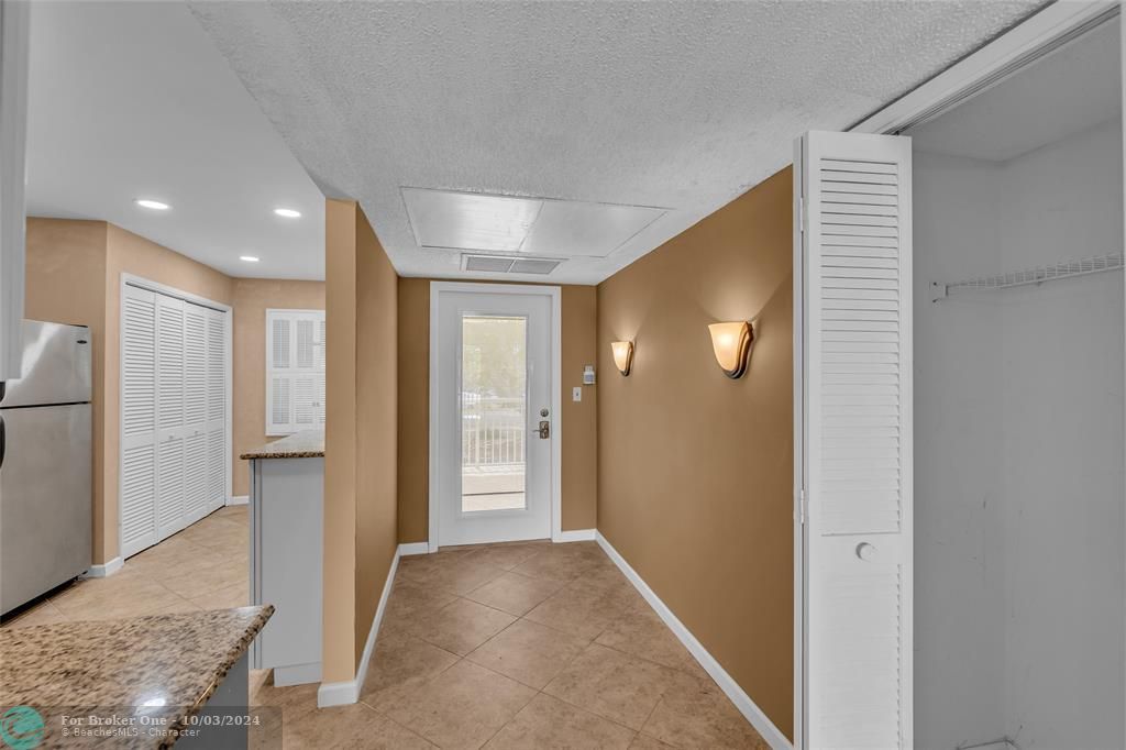 For Sale: $398,788 (2 beds, 2 baths, 1200 Square Feet)