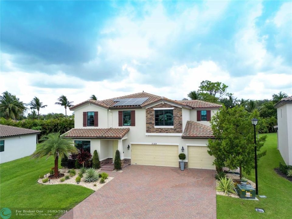 For Sale: $1,289,000 (5 beds, 2 baths, 3065 Square Feet)