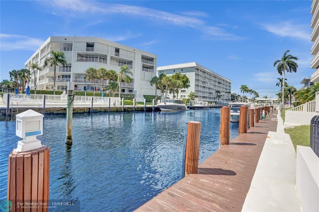 For Sale: $650,000 (2 beds, 2 baths, 1536 Square Feet)