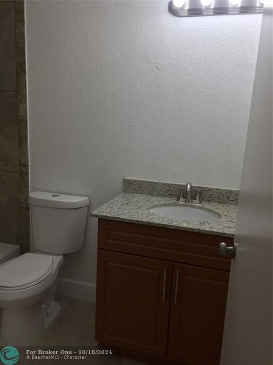 For Rent: $2,500 (3 beds, 2 baths, 1129 Square Feet)