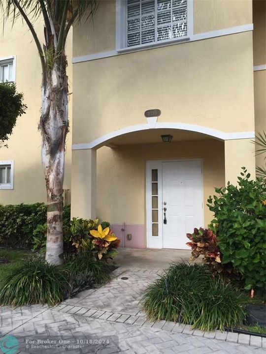 For Rent: $2,500 (3 beds, 2 baths, 1129 Square Feet)