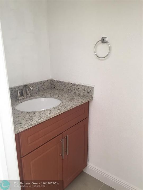 For Rent: $2,500 (3 beds, 2 baths, 1129 Square Feet)