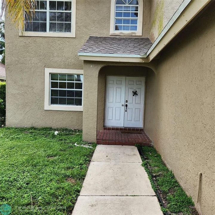 For Rent: $3,500 (4 beds, 2 baths, 2280 Square Feet)