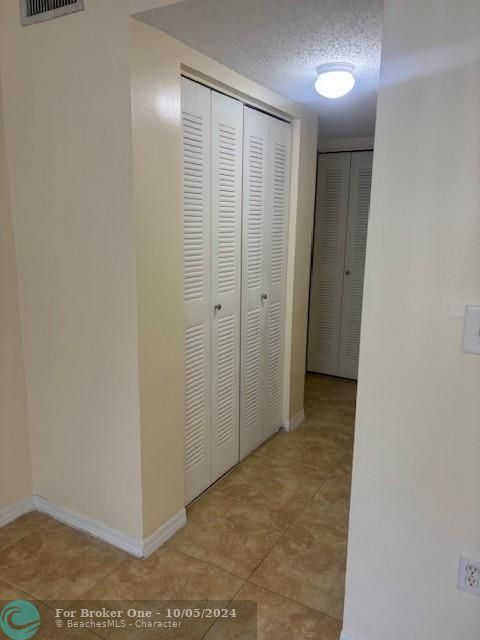 Active With Contract: $2,250 (2 beds, 2 baths, 1112 Square Feet)