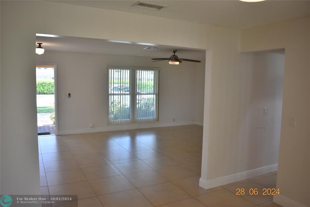 For Sale: $584,500 (4 beds, 2 baths, 2109 Square Feet)