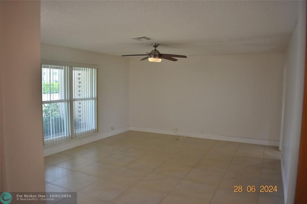 For Sale: $584,500 (4 beds, 2 baths, 2109 Square Feet)