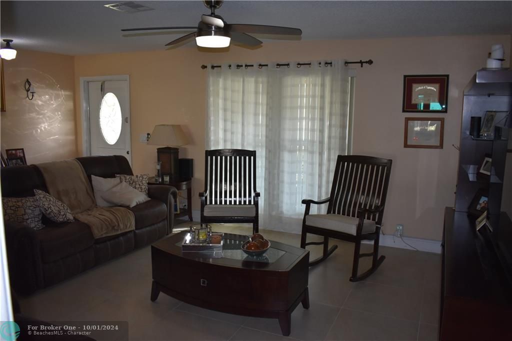 For Sale: $584,500 (4 beds, 2 baths, 2109 Square Feet)