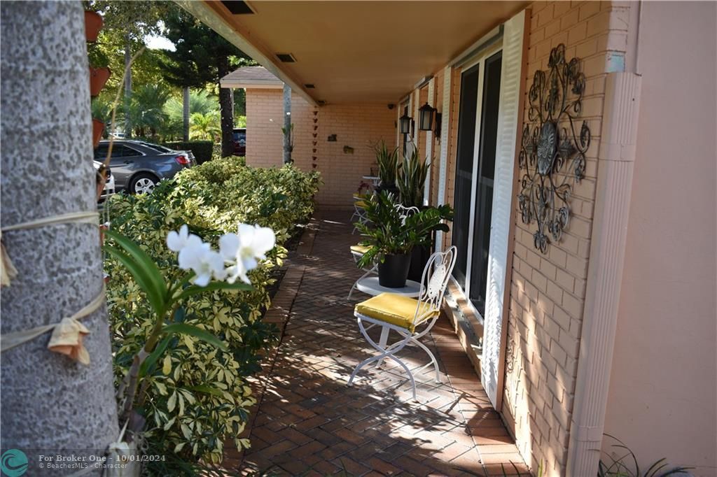 For Sale: $584,500 (4 beds, 2 baths, 2109 Square Feet)