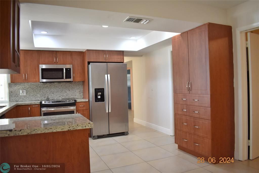 For Sale: $584,500 (4 beds, 2 baths, 2109 Square Feet)