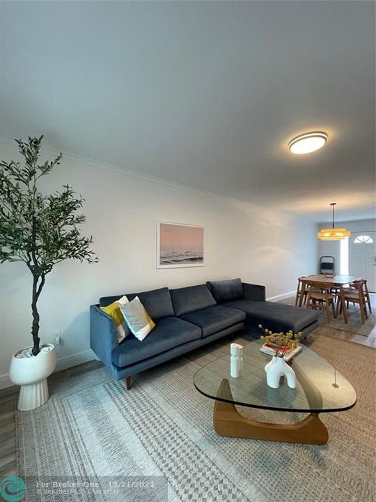 Active With Contract: $3,000 (2 beds, 1 baths, 1096 Square Feet)