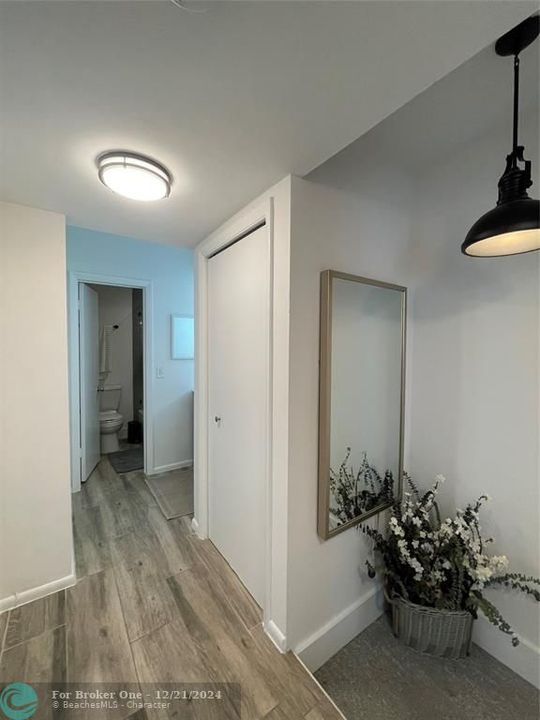 Active With Contract: $3,000 (2 beds, 1 baths, 1096 Square Feet)