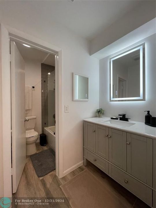 Active With Contract: $3,000 (2 beds, 1 baths, 1096 Square Feet)