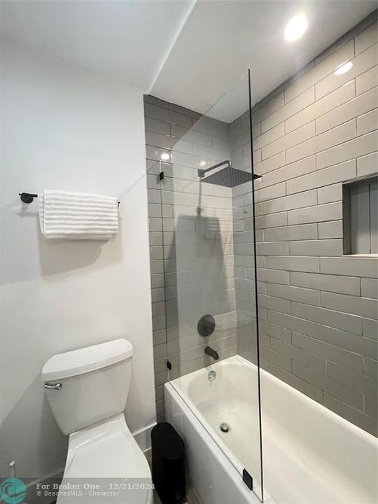 Active With Contract: $3,000 (2 beds, 1 baths, 1096 Square Feet)