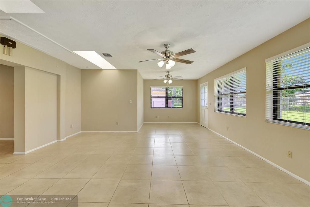 For Rent: $2,200 (3 beds, 2 baths, 1778 Square Feet)