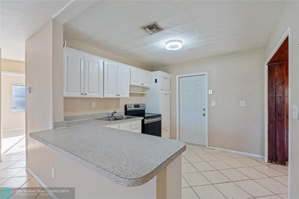 For Sale: $479,900 (3 beds, 2 baths, 1195 Square Feet)