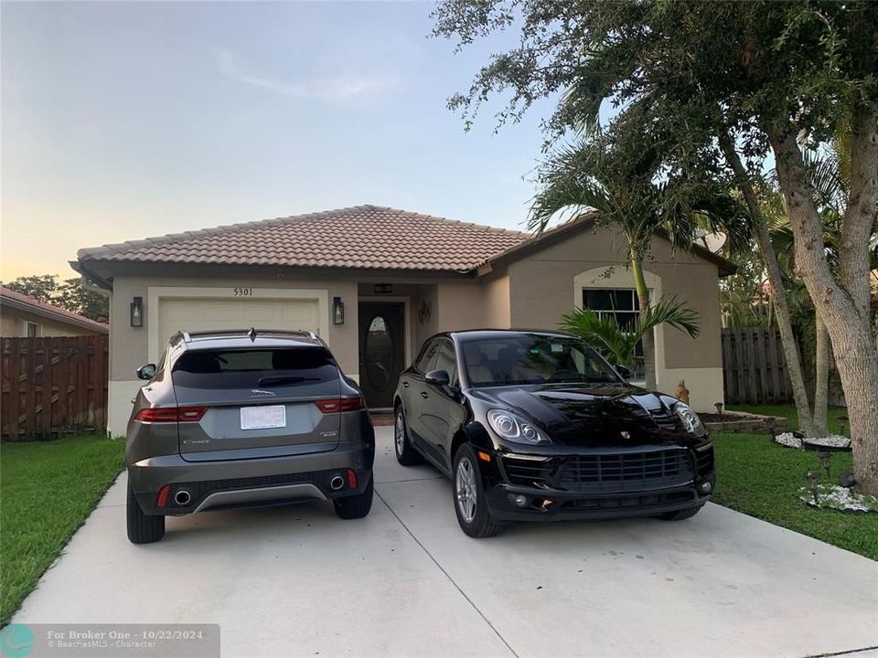 For Sale: $480,000 (3 beds, 2 baths, 1592 Square Feet)