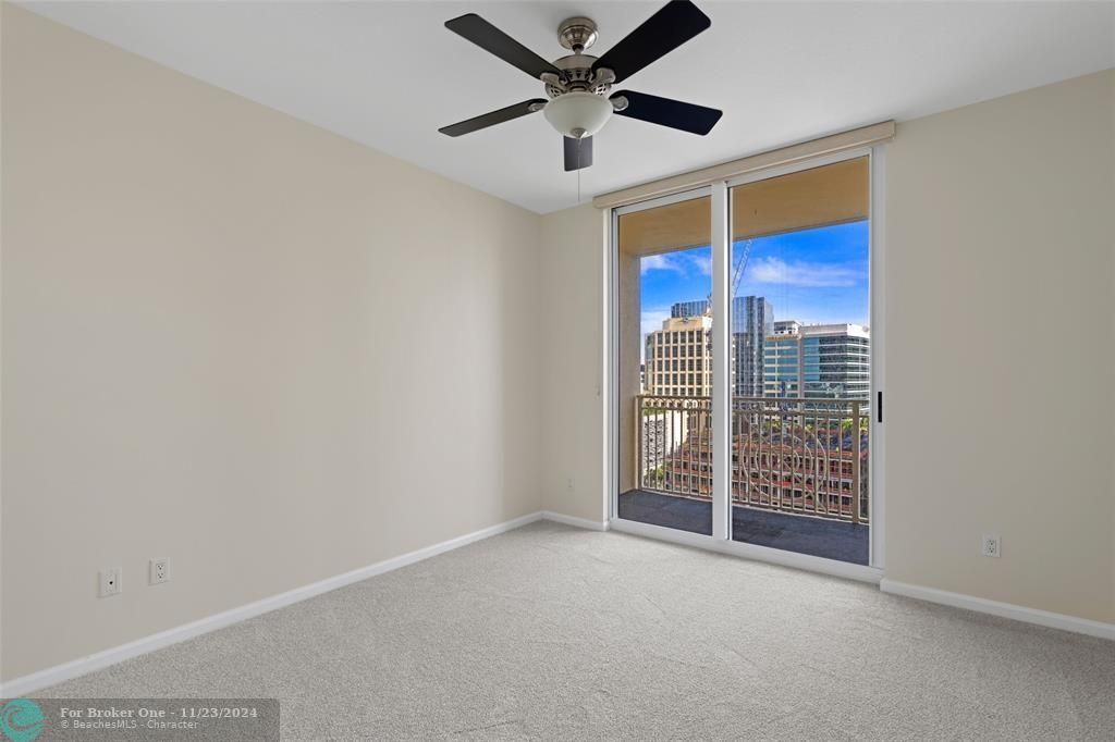 Active With Contract: $2,800 (1 beds, 1 baths, 800 Square Feet)