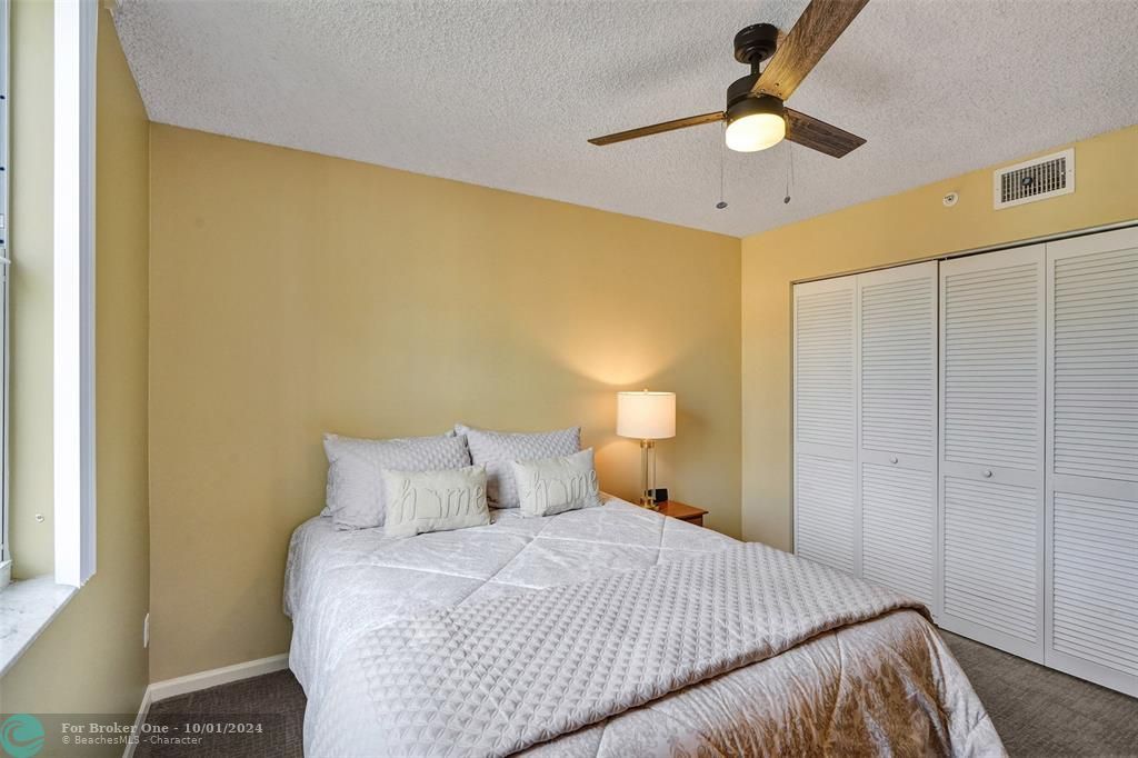 For Sale: $369,000 (2 beds, 2 baths, 1022 Square Feet)