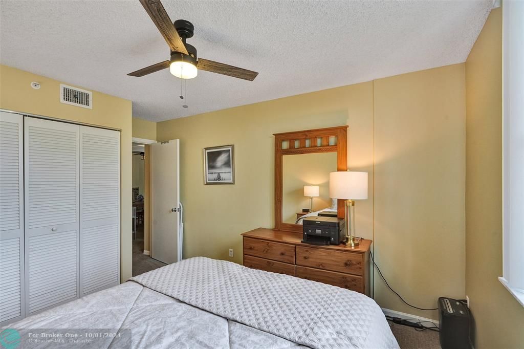 For Sale: $369,000 (2 beds, 2 baths, 1022 Square Feet)