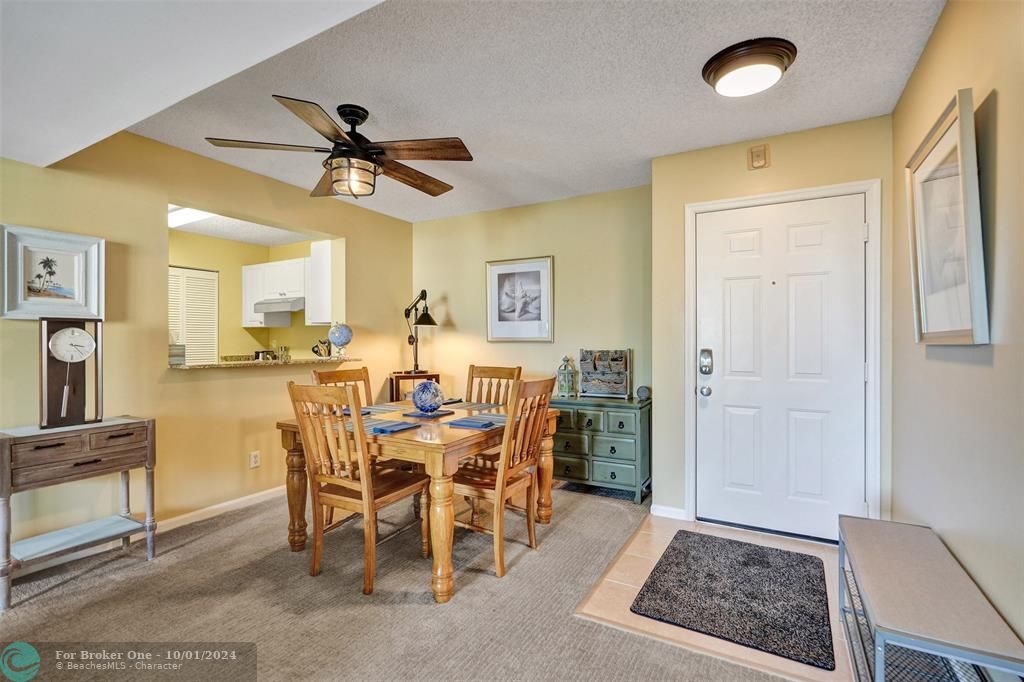 For Sale: $369,000 (2 beds, 2 baths, 1022 Square Feet)