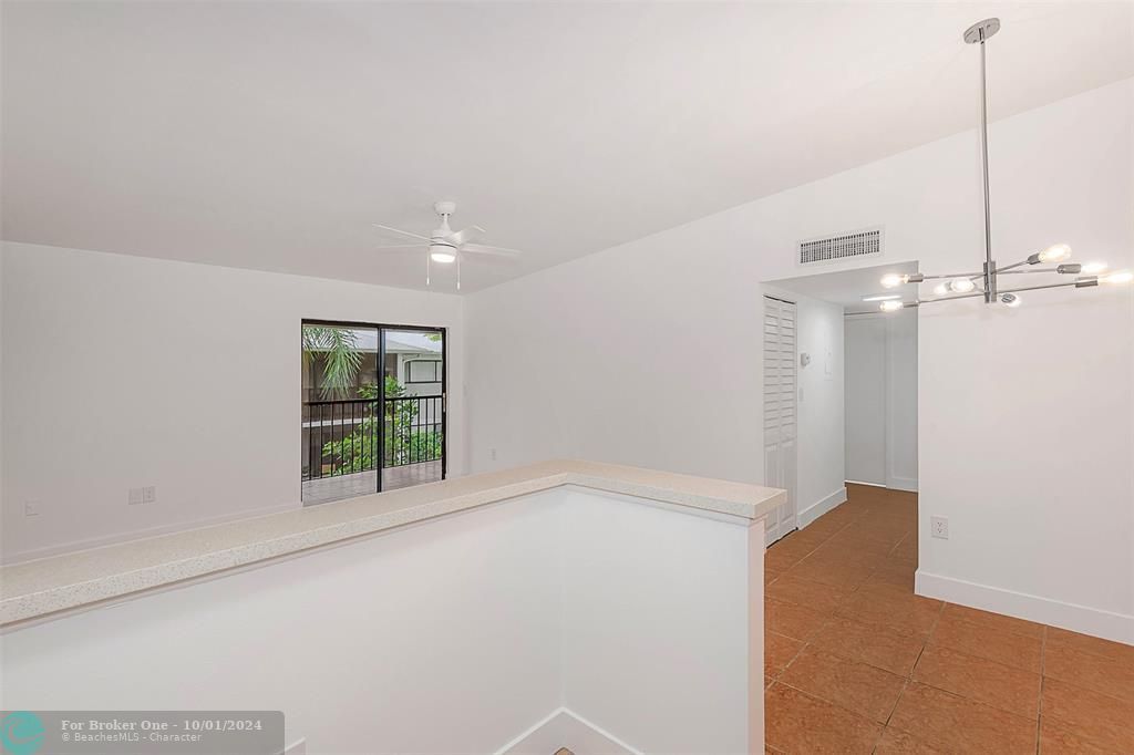 For Sale: $249,900 (2 beds, 2 baths, 870 Square Feet)