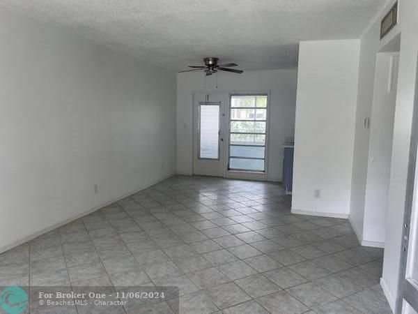 For Rent: $1,800 (2 beds, 1 baths, 800 Square Feet)