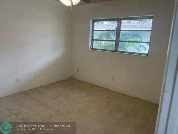 For Rent: $1,800 (2 beds, 1 baths, 800 Square Feet)