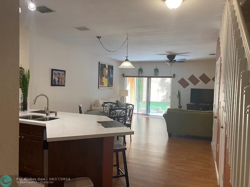 For Rent: $2,700 (2 beds, 2 baths, 1356 Square Feet)