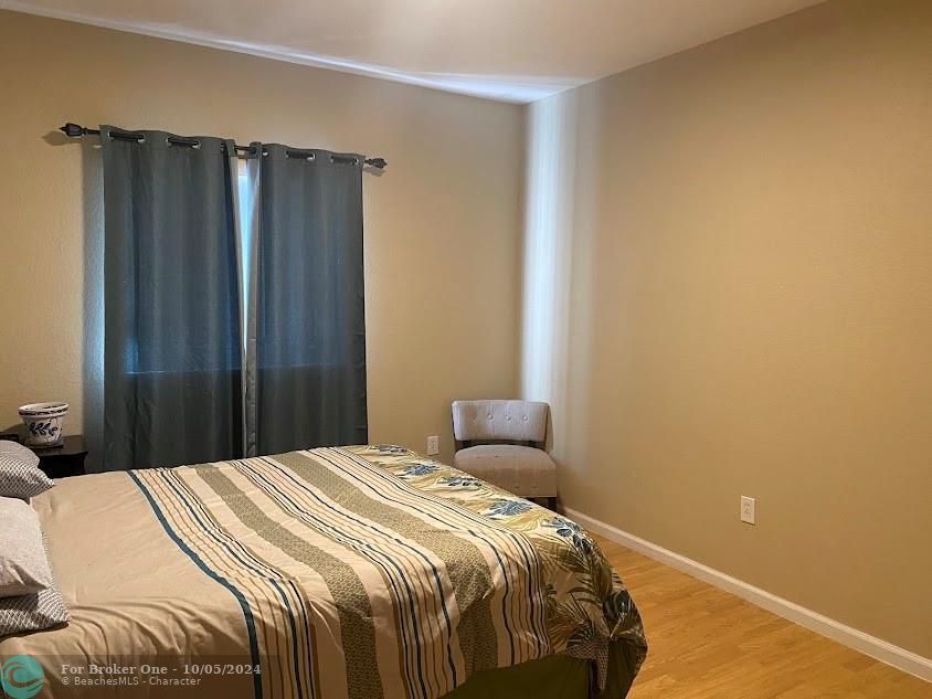 For Rent: $2,700 (2 beds, 2 baths, 1356 Square Feet)