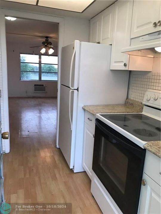 For Rent: $1,800 (1 beds, 1 baths, 640 Square Feet)