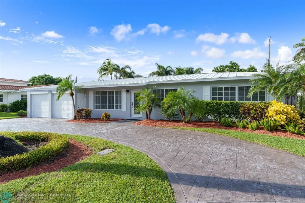 For Sale: $1,050,000 (3 beds, 2 baths, 2002 Square Feet)