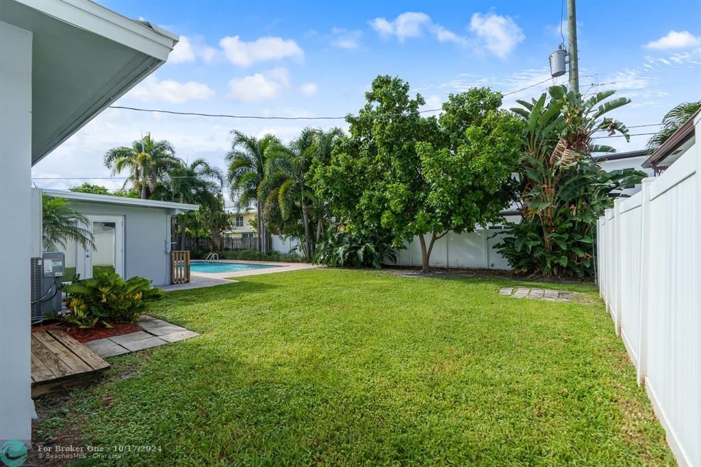 For Sale: $1,050,000 (3 beds, 2 baths, 2002 Square Feet)