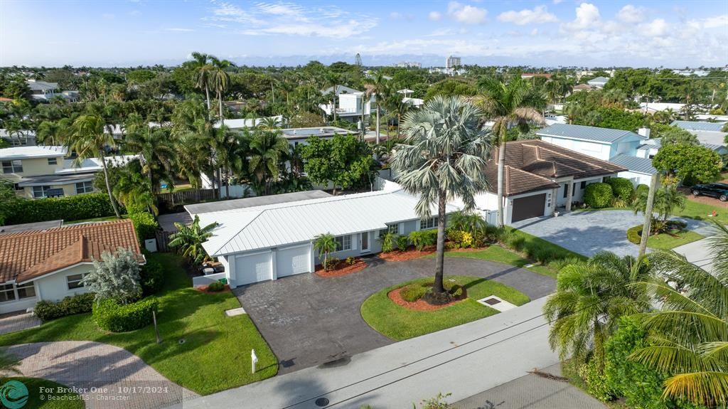 For Sale: $1,050,000 (3 beds, 2 baths, 2002 Square Feet)